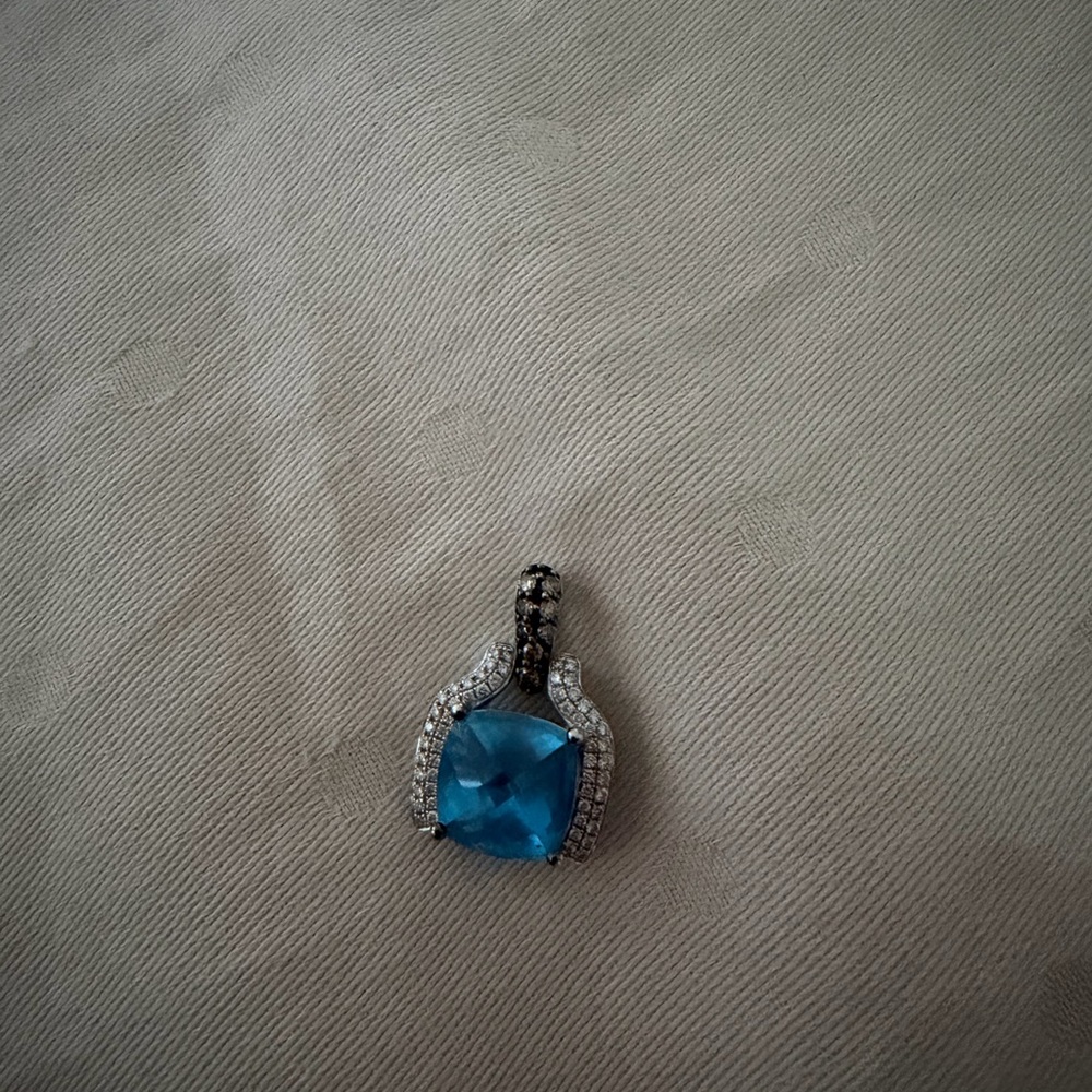 Le vian topaz and diamond pendant